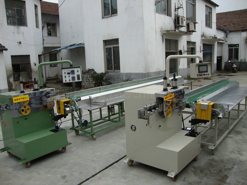 全自動(dòng)高速裁斷機(jī)操作視頻講解大全，提升生產(chǎn)效率的必備指南